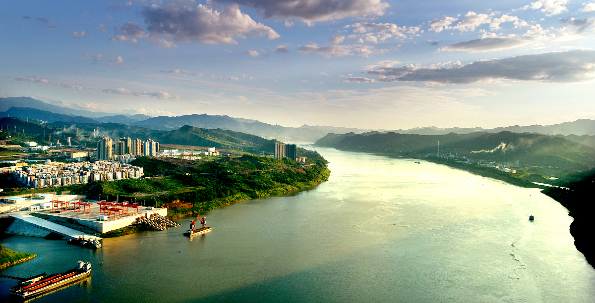 游泳培训价格小学780元、中学880、成人980元。准备推出1000元减200元2000元减400元3000元减600元的消费券如何调整3种培训价格让消费者有最大利益而且商家有最大销量