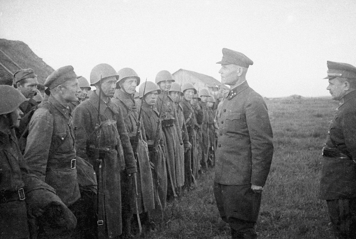 王近山将军：一位金庸笔下的人物传奇