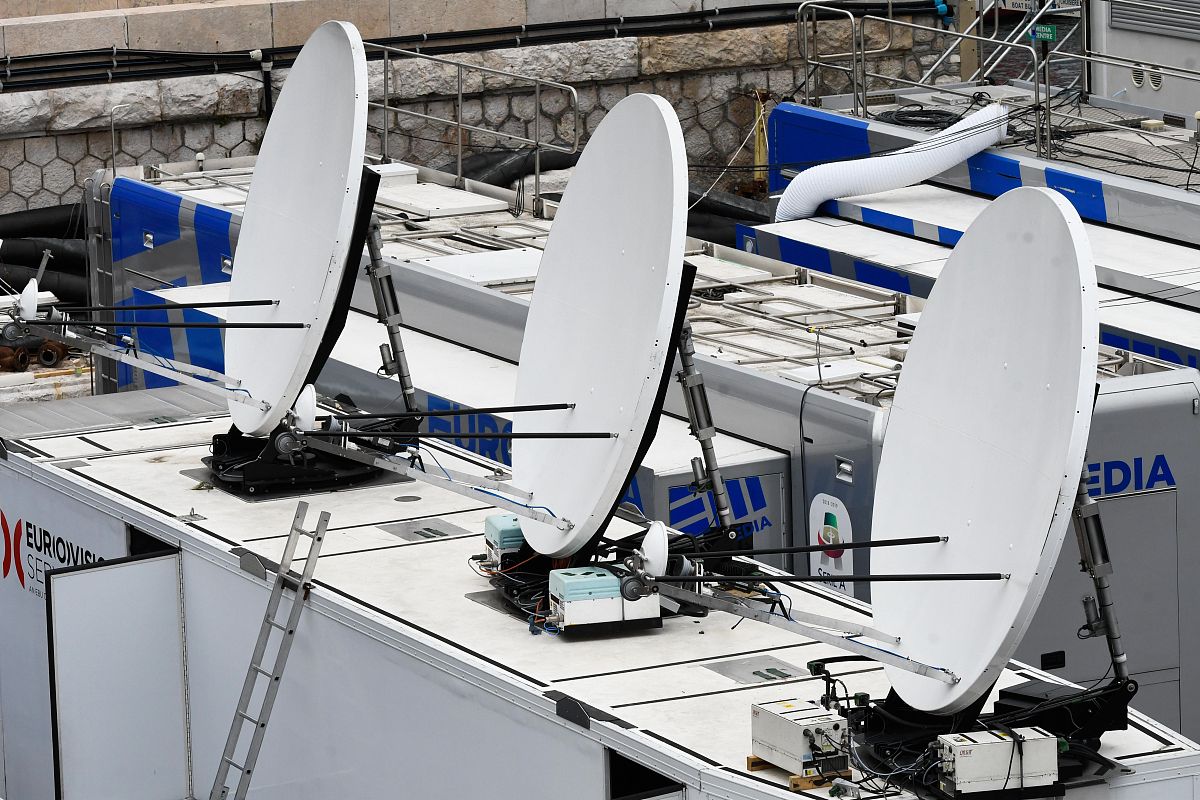 国内外基于超声波的航空航天飞行器热管理研究对比？不少于2000字