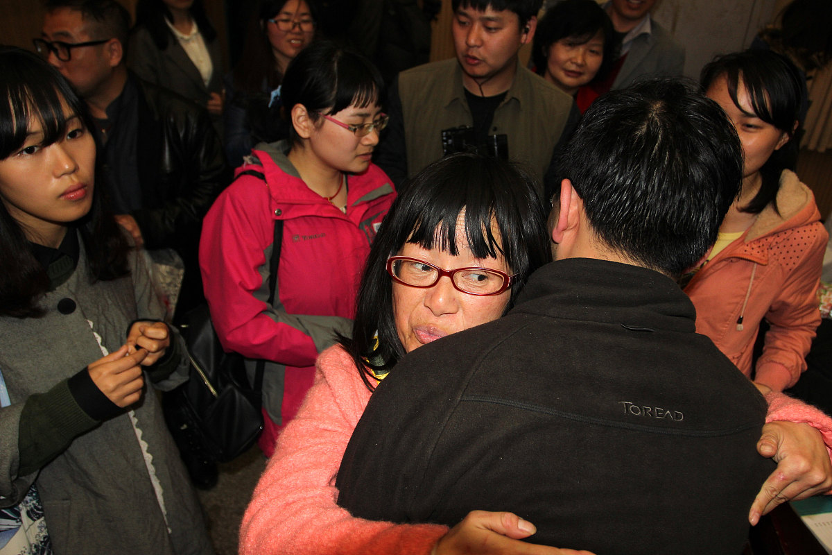 以武汉课题汇报成功为主题写一首诗要有长江鱼