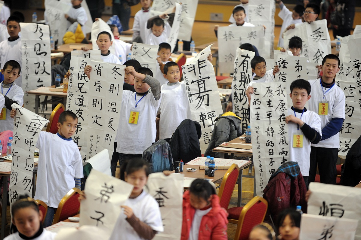 巴中中专学校读什么专业好？热门专业推荐及选择建议