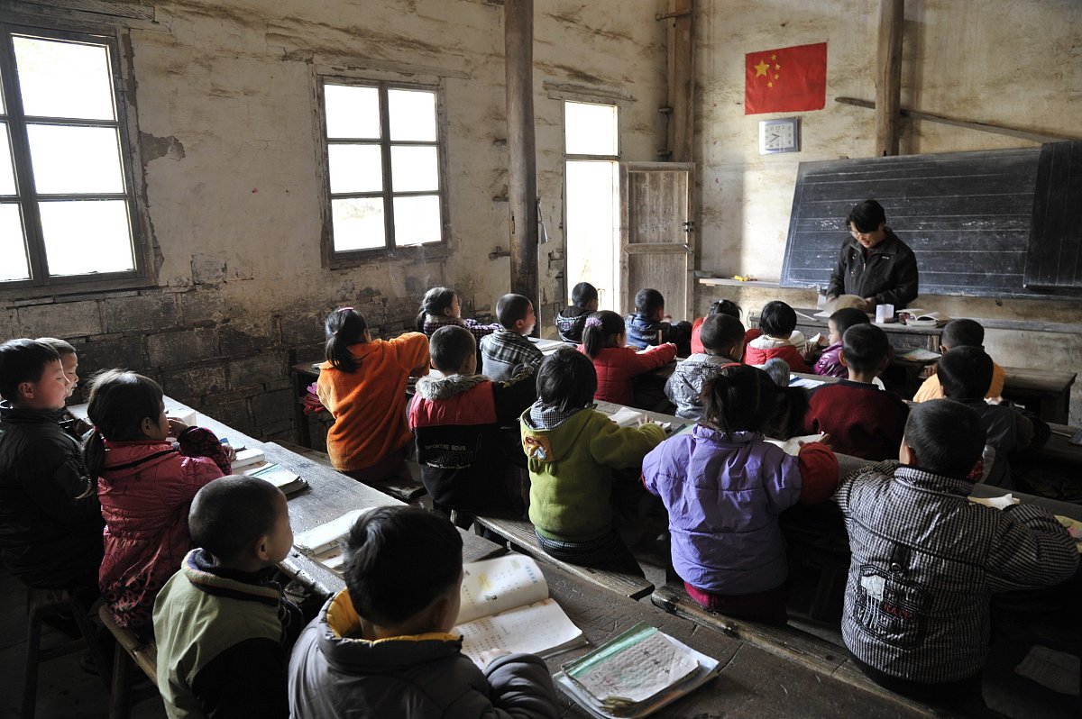 贵州小学教育专业就业方向：从教师到教育管理，多种选择等你来