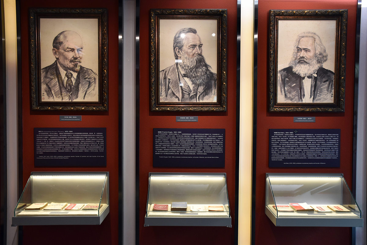 简要介绍列宁推动世界革命事业