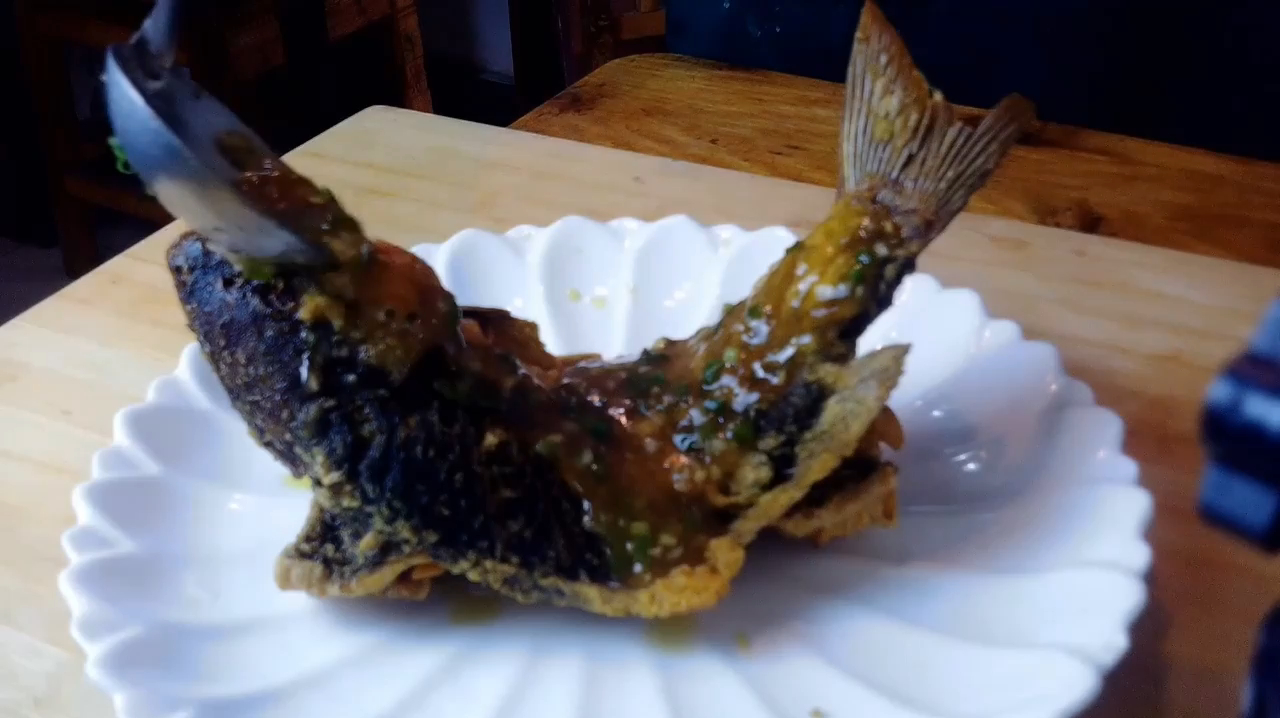 脆皮鱼的新做法,配上传统的汁水,味道不摆了