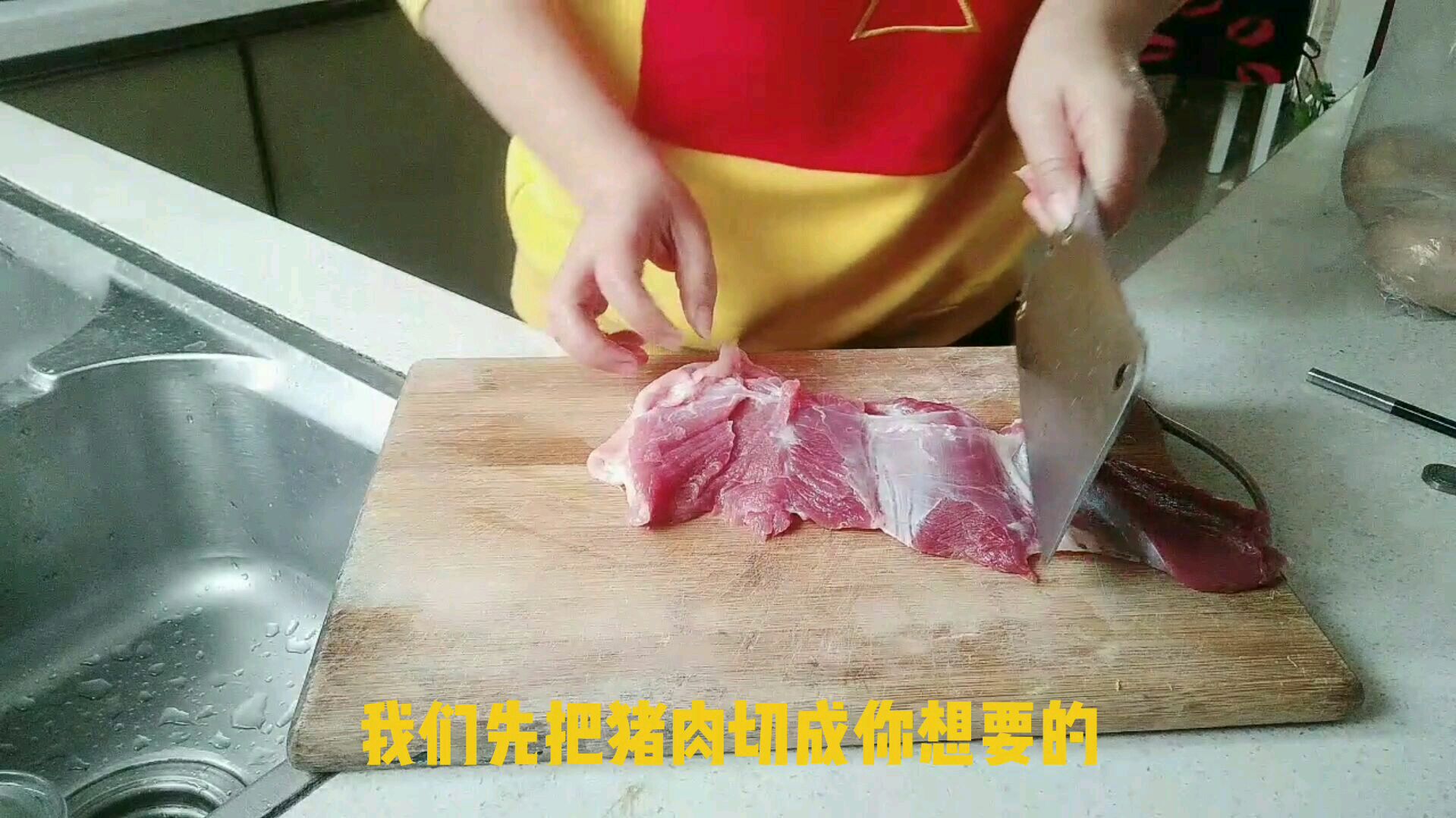 炒瘦肉片或丝,如何让炒出来的瘦肉香滑细嫩?只需提前做这一步
