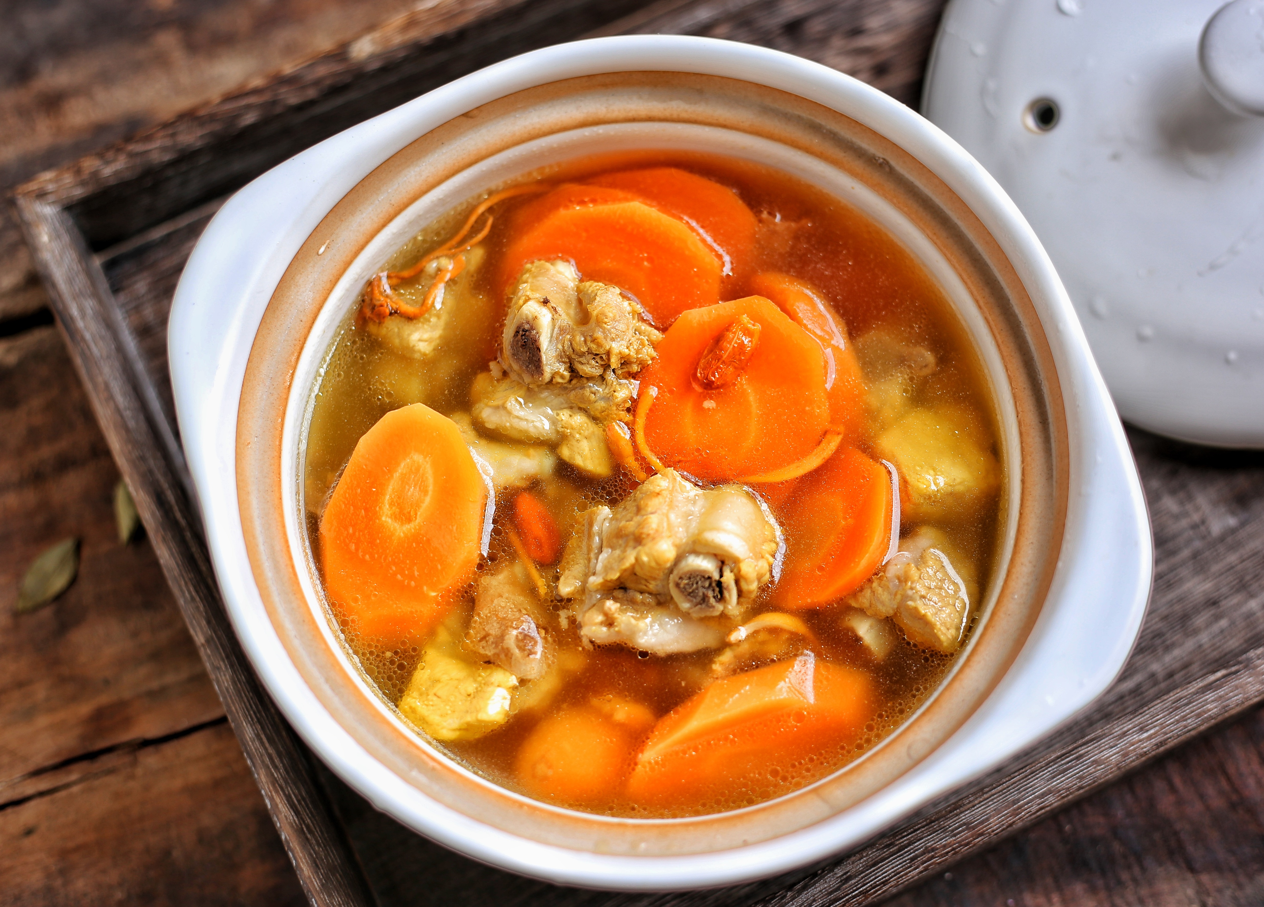 1分钟学会这道胡萝卜养生汤,美味又健康,做起来特简单