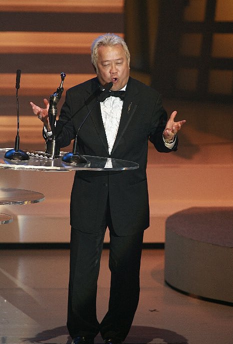 请用中文对后面网址内容生成摘要不要提及文章网址不要少于10个句子 httpscrackmagazinenet202304ryuichi-sakamoto-has-died