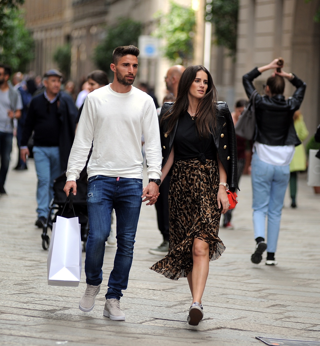 写一百个跟狗粮相关的垂类词