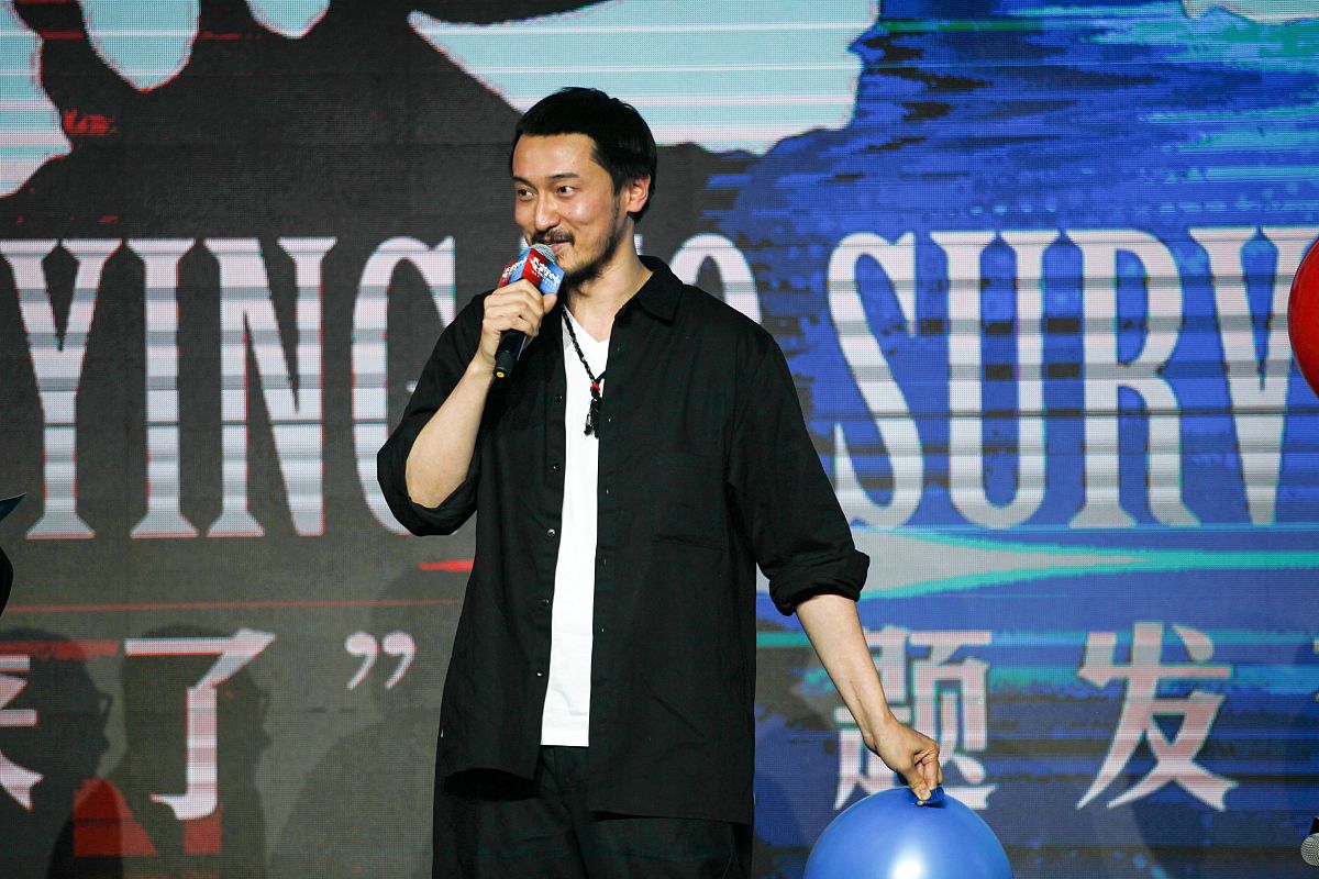 解说词物的转移形成视角跌宕的表现形式