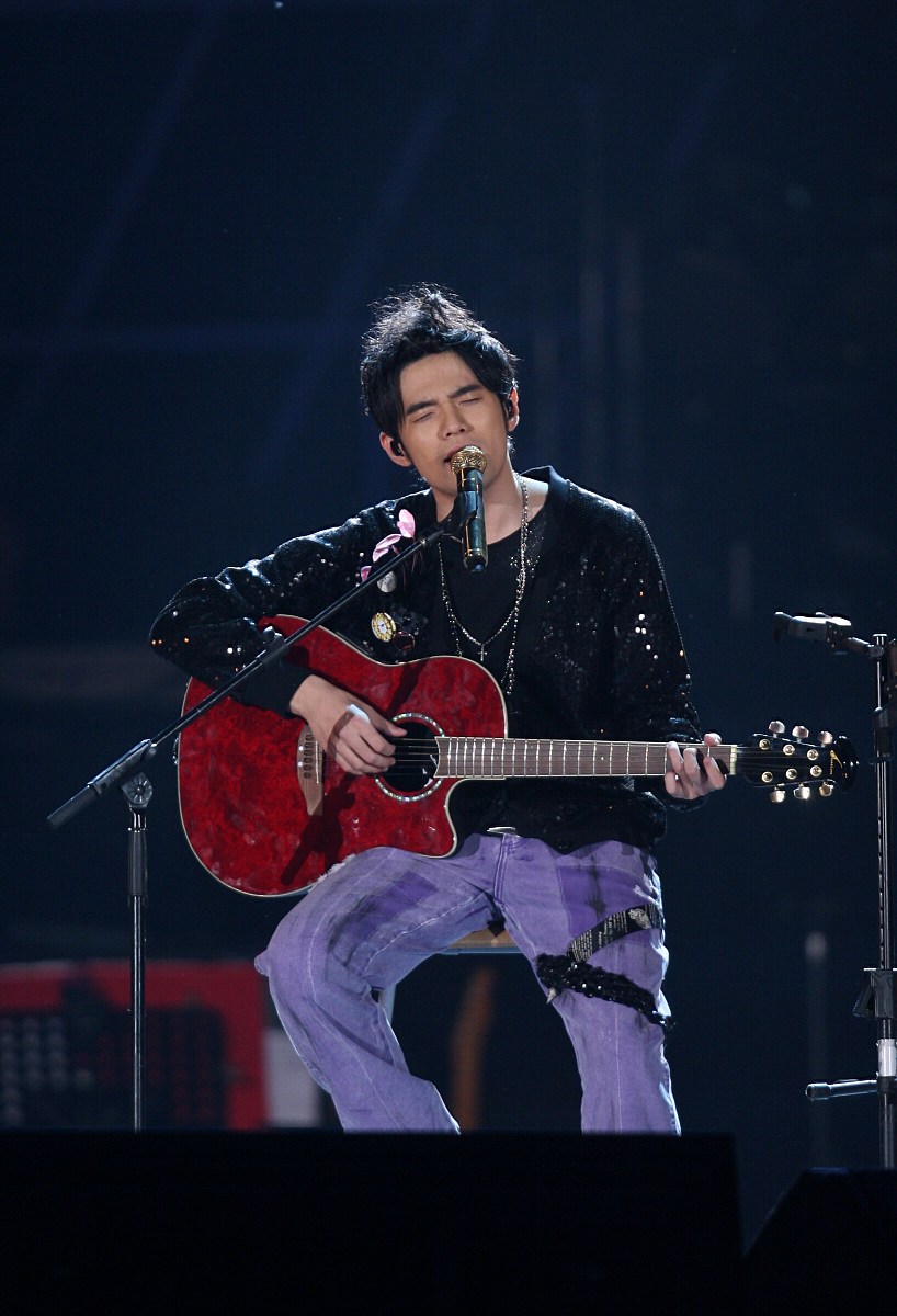 我在工厂打螺丝一天12小时辛辛苦苦一个月才3000你说你睡到下午两点半动动手指抢了四张周杰伦的内场票就挣了6k天空开始有些暗了暗的刚刚好我难过的样子没有人看的到