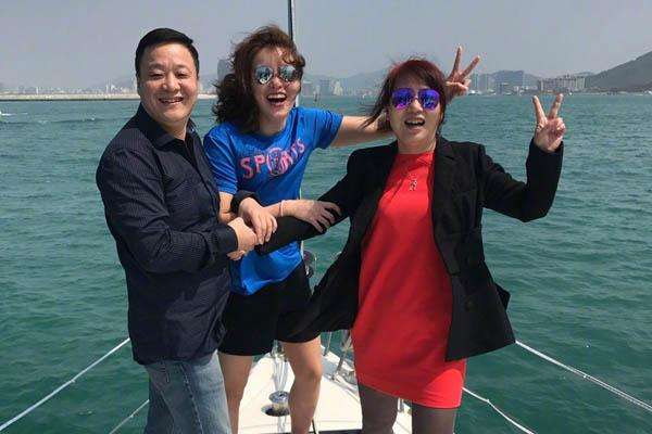 傅园慧爸爸图片_纵览新闻