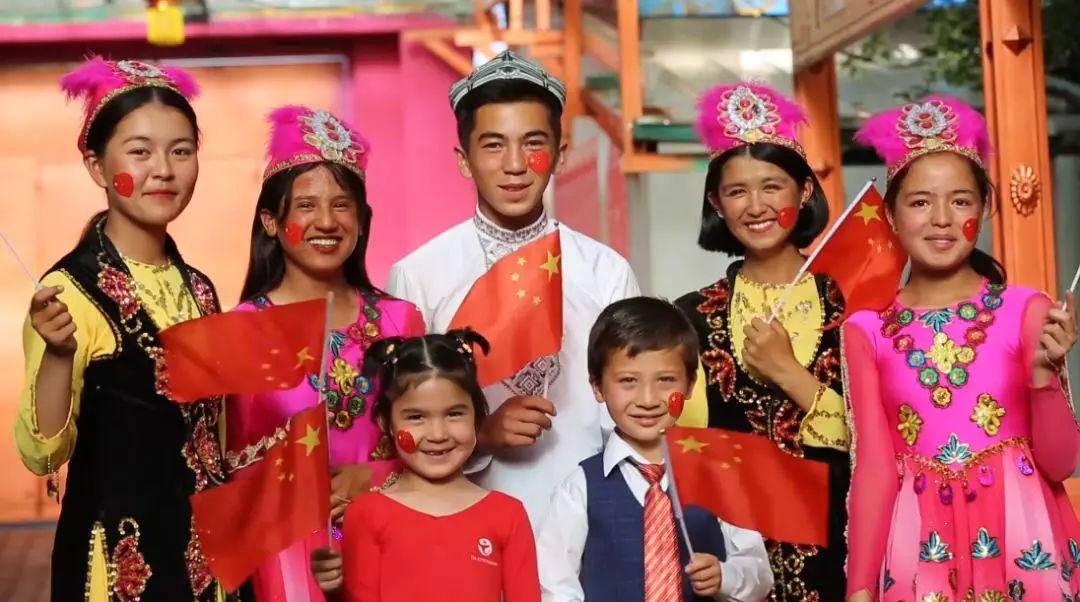 我愛你中國!新疆各族婦女姐妹向祖國母親深情告白!
