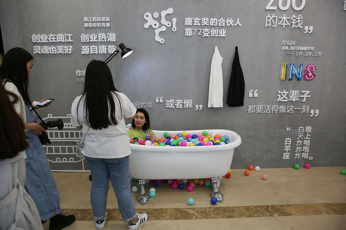 初中创新之星表彰词：闪耀的创新精神，点亮未来之路