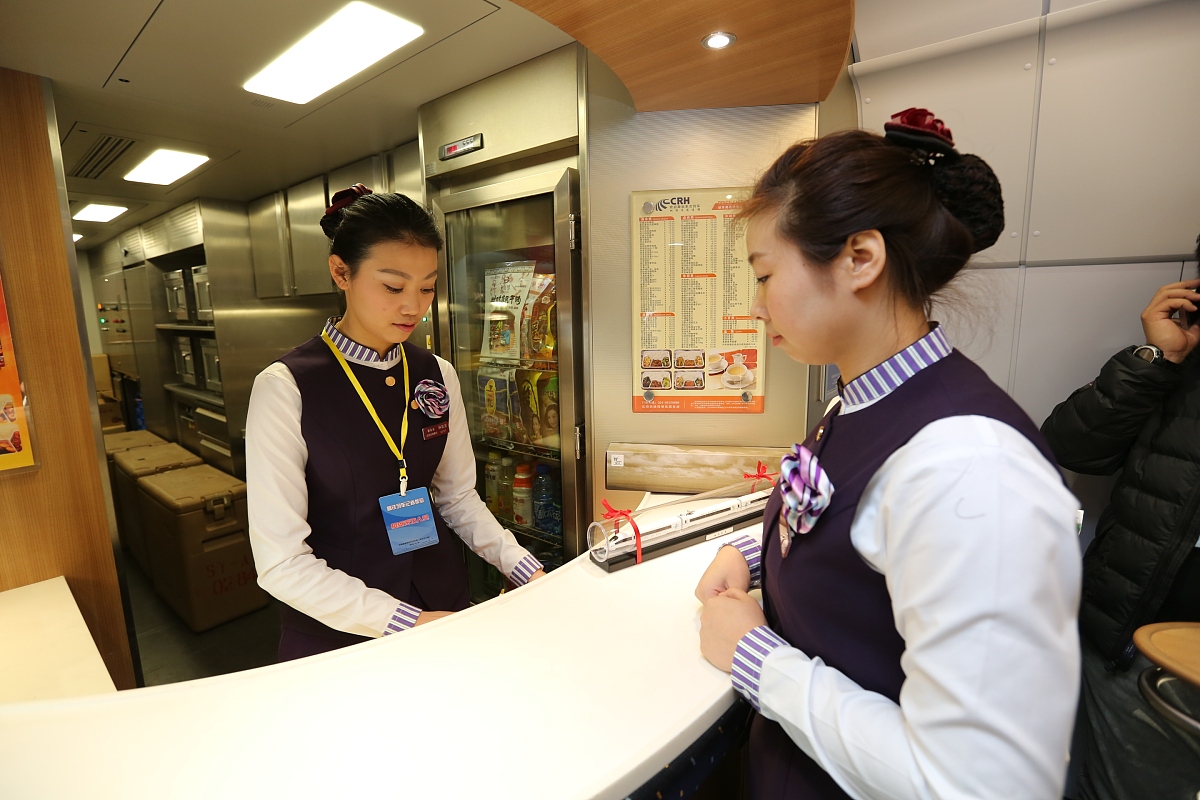 2015年成都铁路局学校招生放假安排-报名时间、考试内容及暑假安排
