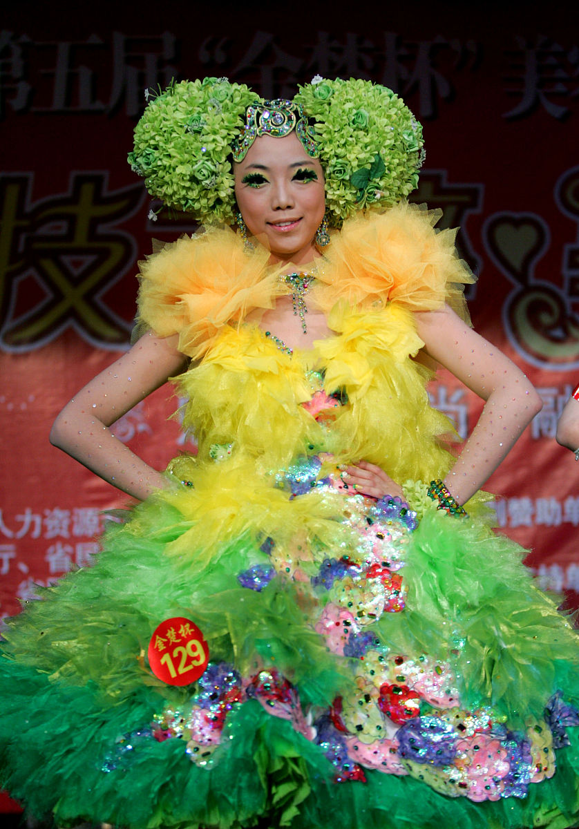 2010年10月27日,武汉,湖北省第五届美容美发化妆技能大赛.+++_+++美容