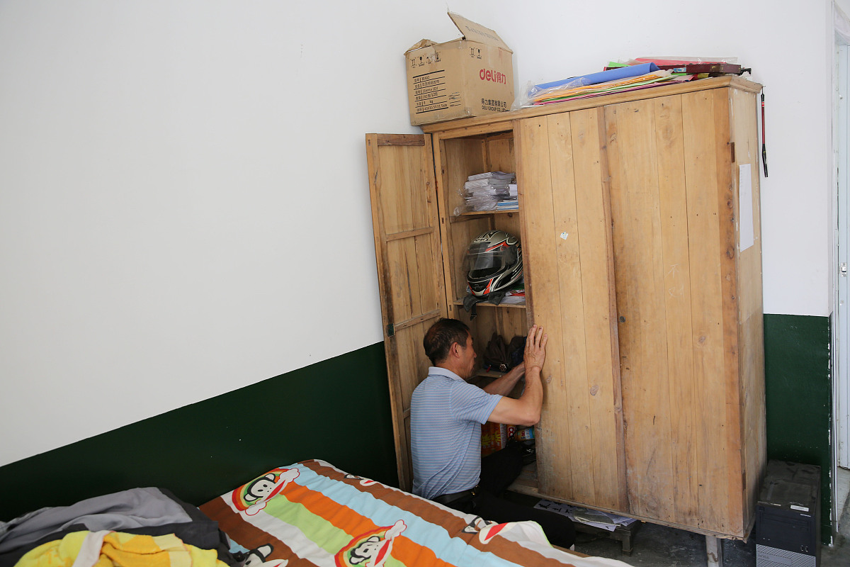 出一张初中一年级分数乘除法的口算试卷，60道题