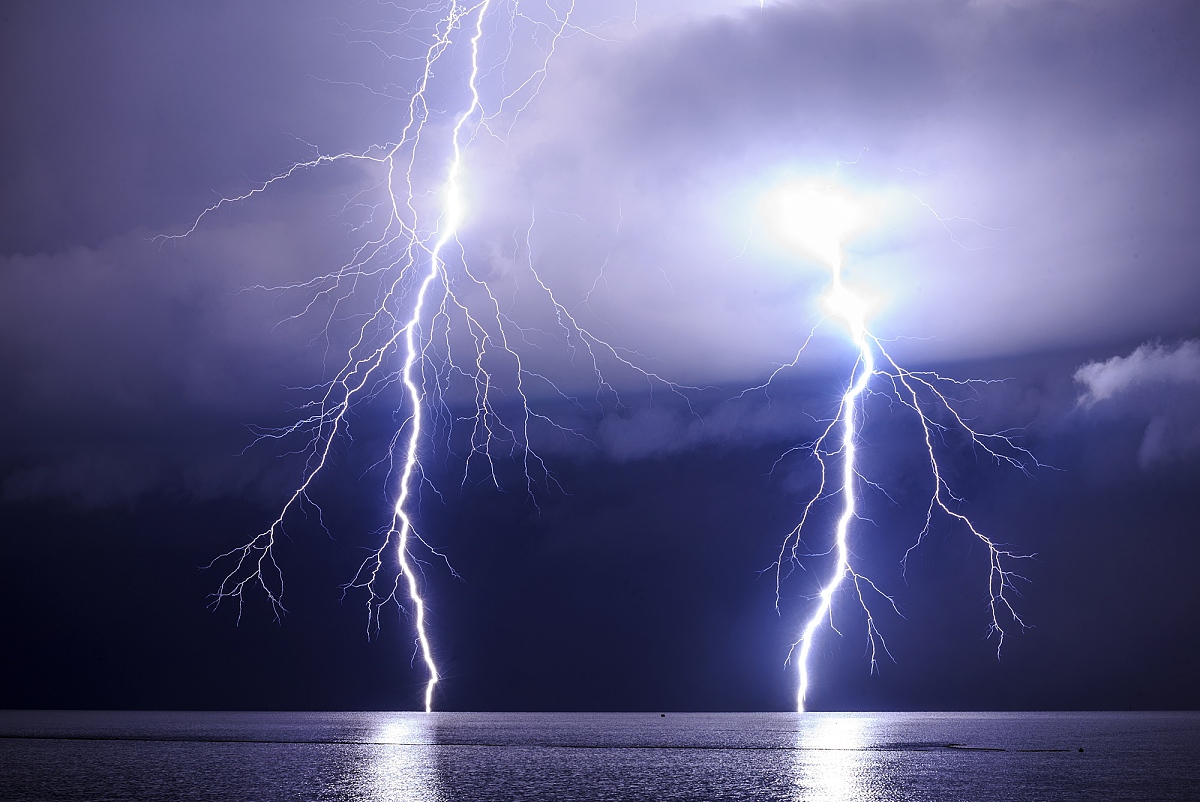 中央气象台发布暴雨蓝色预警！20条安全指南助您从容应对
