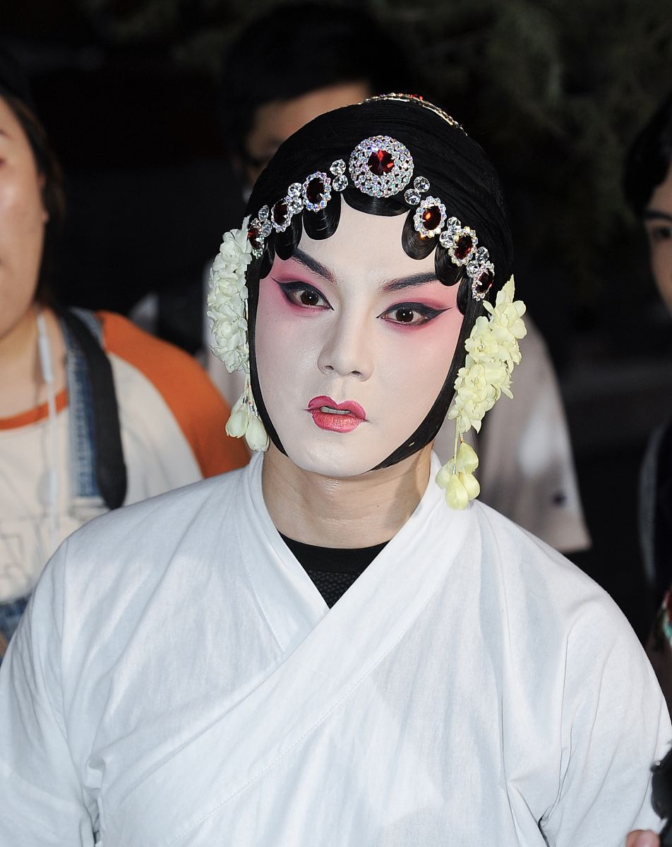 2019年4月9日,浙江金华,电视剧《鬓边不是海棠红》在横店片场开放媒体
