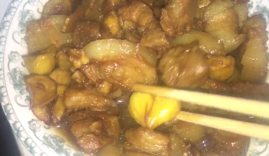 板栗烧肉的家常做法,软糯不肥腻,这样做就对了