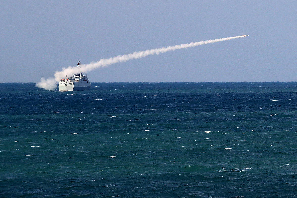 请提供一份软件开发项目成员考核管理办法不少于200字