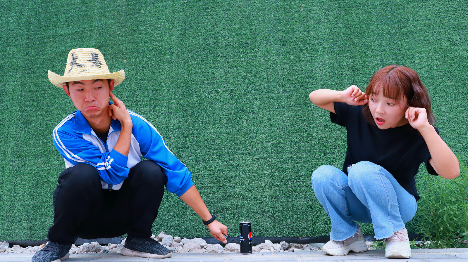 老师让学生制作火箭,没想学生做出易拉罐火箭炮,真佩服