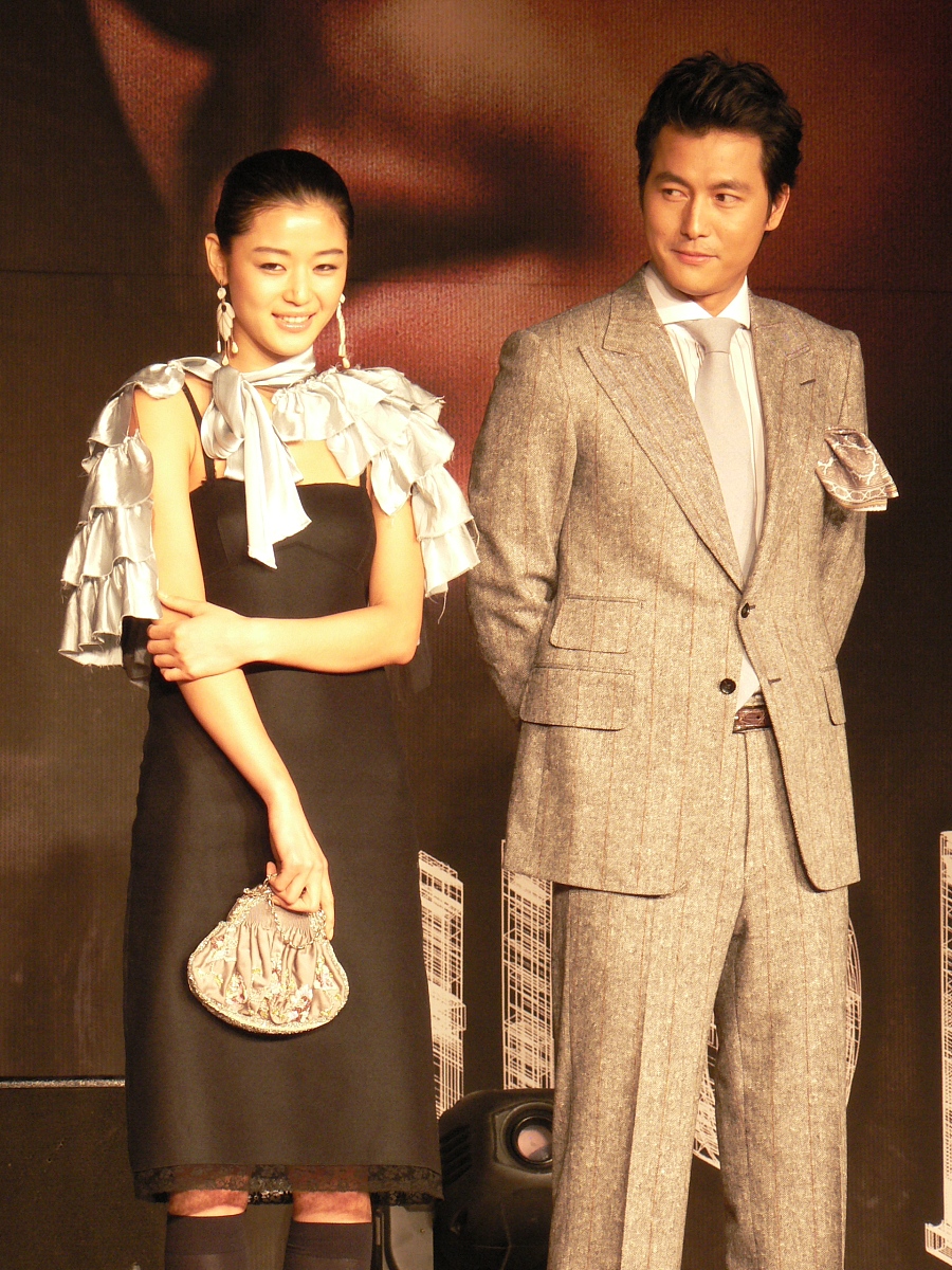 2005年10月8日,云集韩国及香港强大阵容拍摄而成的《daisy》在釜山电