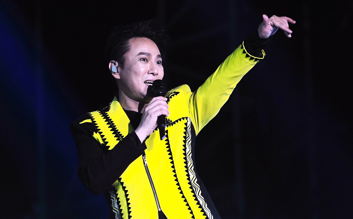 2019年12月21日,辽宁沈阳,2019张信哲"未来式"世界巡回演唱会沈阳站.