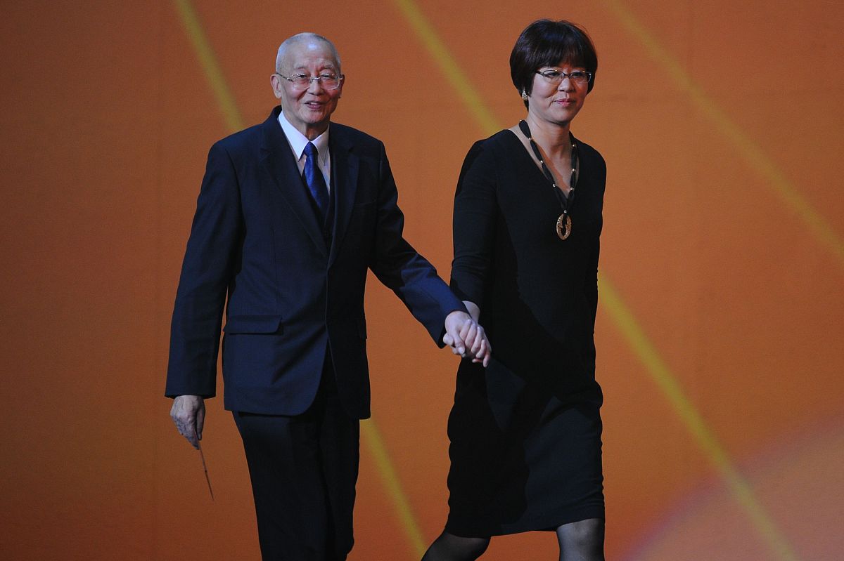 2014年1月11日,北京万事达中心,2013cctv体坛风云人物年度特别贡献奖