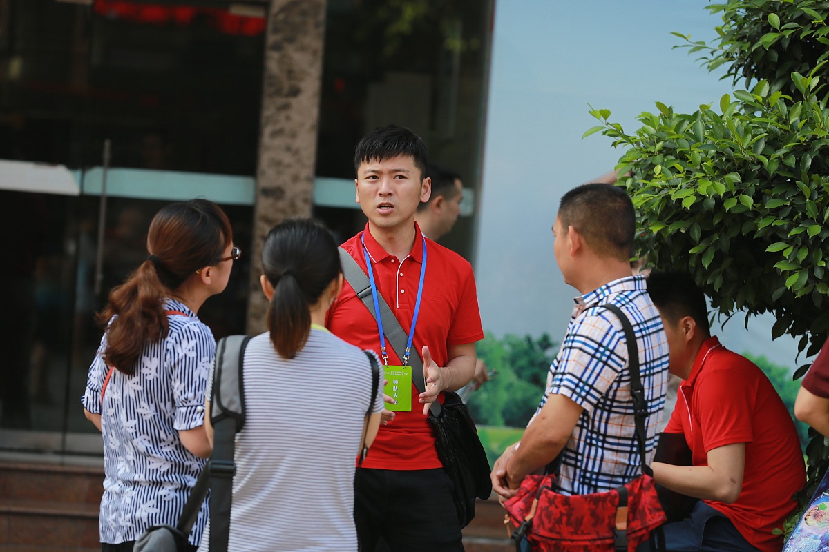 重庆工商学校专业设置：丰富、实践、国际化