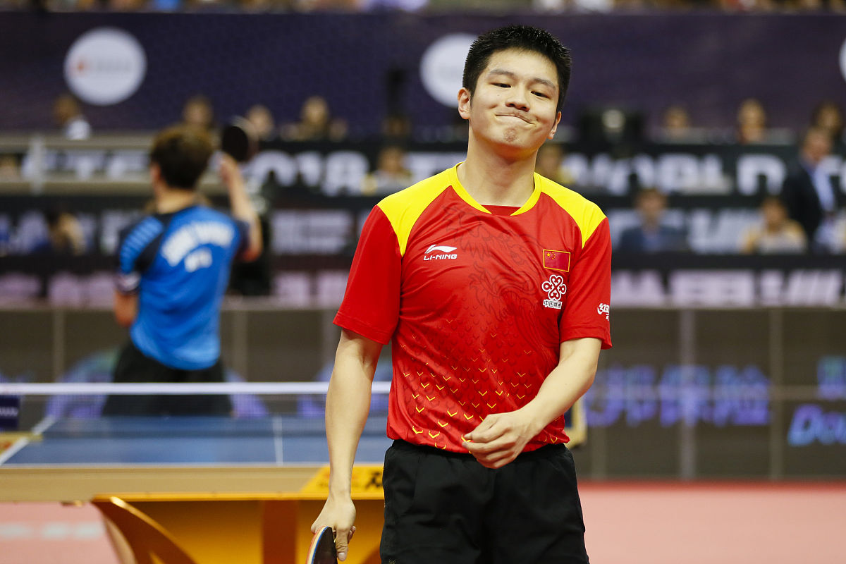 请分别列出世界乒乓球前十的男女运动员