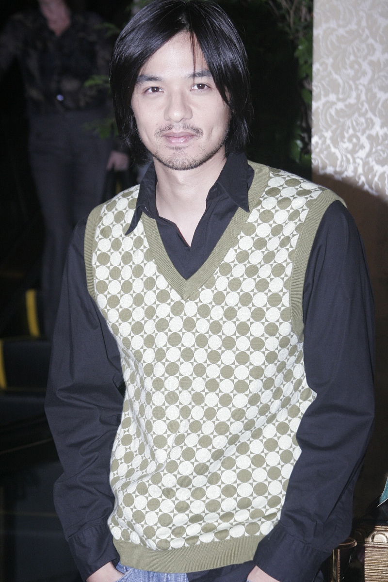 2008年12月18日,香港,梁汉文与相恋十几年的女友举办婚礼.***_***冯德
