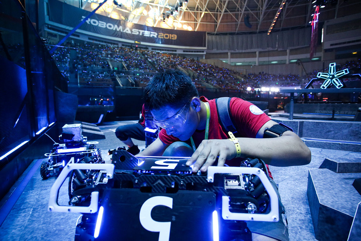 大连医科大学附属卫生学校2023年招生电话怎么样