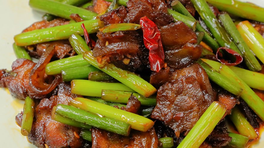下饭小妙招来盘蒜薹回锅肉!
