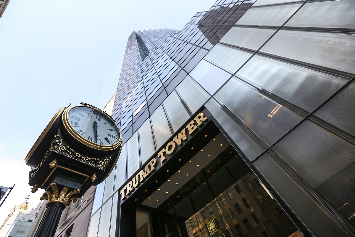 今天客户想要这个产品帮我翻译成中文 Hey can you find a supplier for a scrub daddy sponge I want one with trumps face on it with the spiked hair