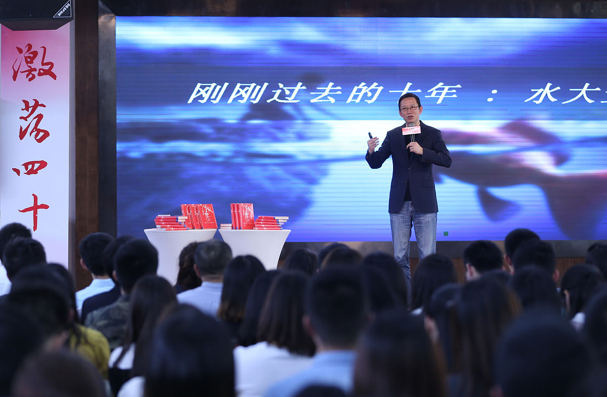 正确的直接的中肯的雅致的客观的完整的立体的全面的辩证的形而上学的雅俗共赏的一针见血的直击要害的