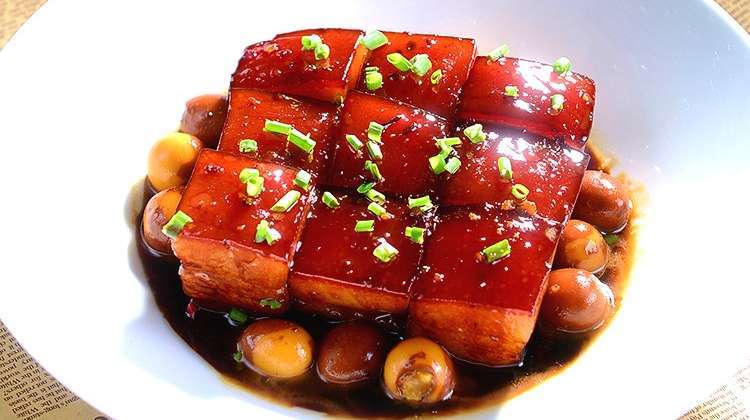 杭州大厨揭秘“东坡肉”正宗做法,这样做才能肥而不腻,酥香软嫩