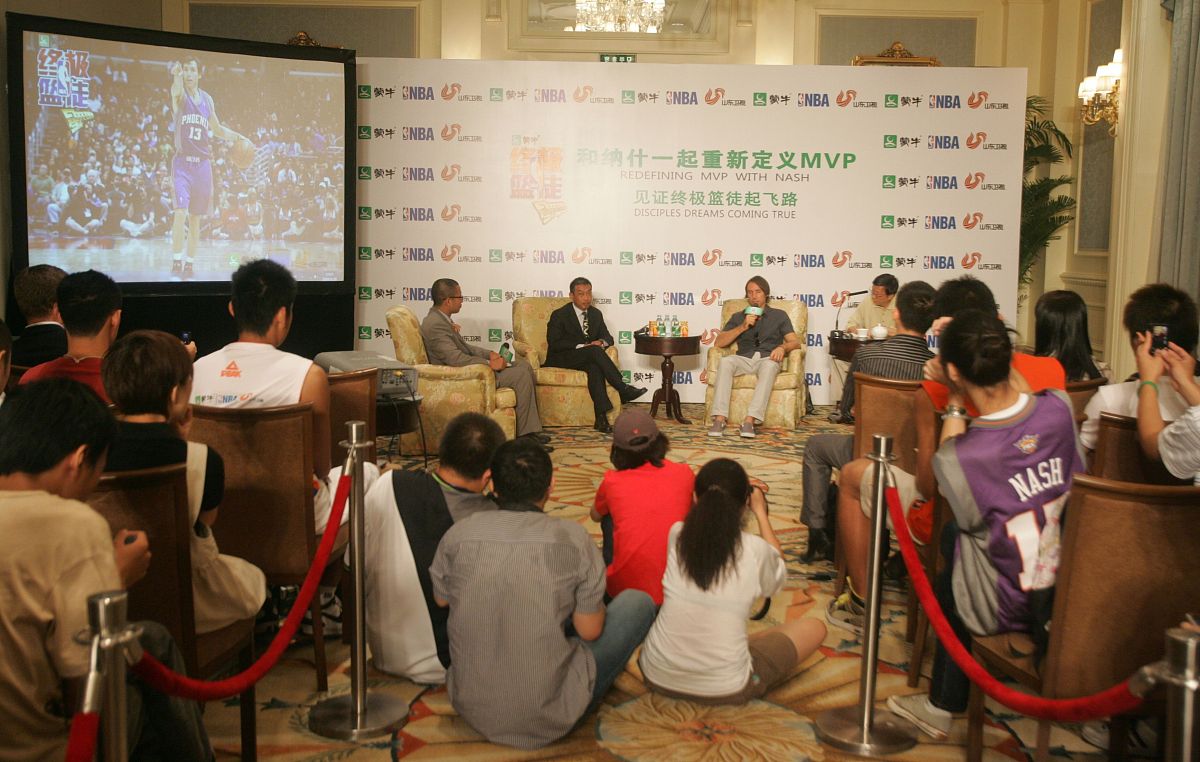 2009年8月28日,nba超级巨星史蒂夫-纳什在北京召开主题为"和纳什一起