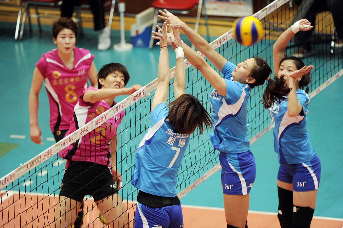 排球比赛现场：激情四射的运动盛宴