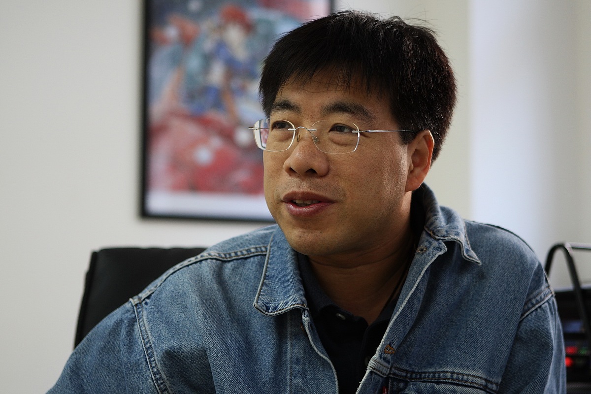 详细比较《活着》和《霸王别姬》