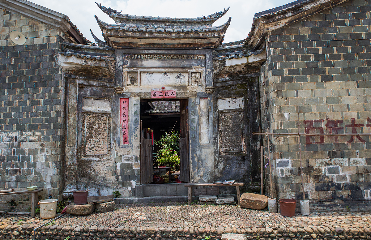 你是一名高中生你利用假期研究了龙岩古村落你收获很多请你写一篇500字的研究感想