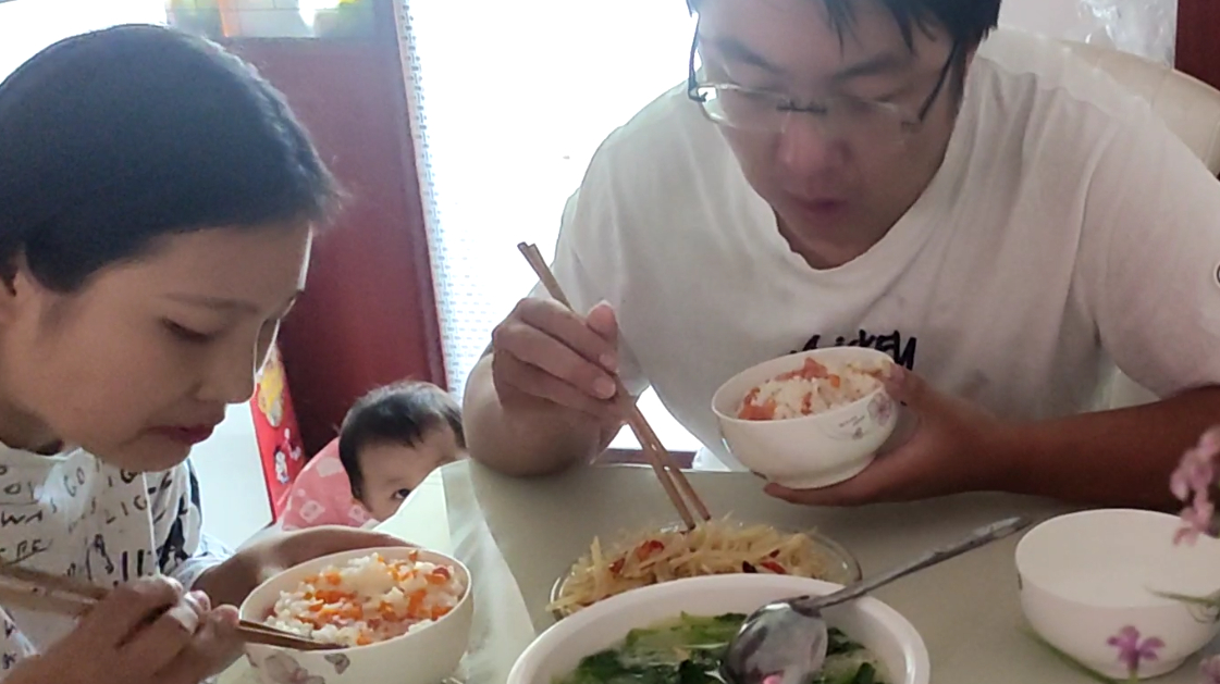 肉价上涨吃点素的,酸辣土豆丝粉丝汤