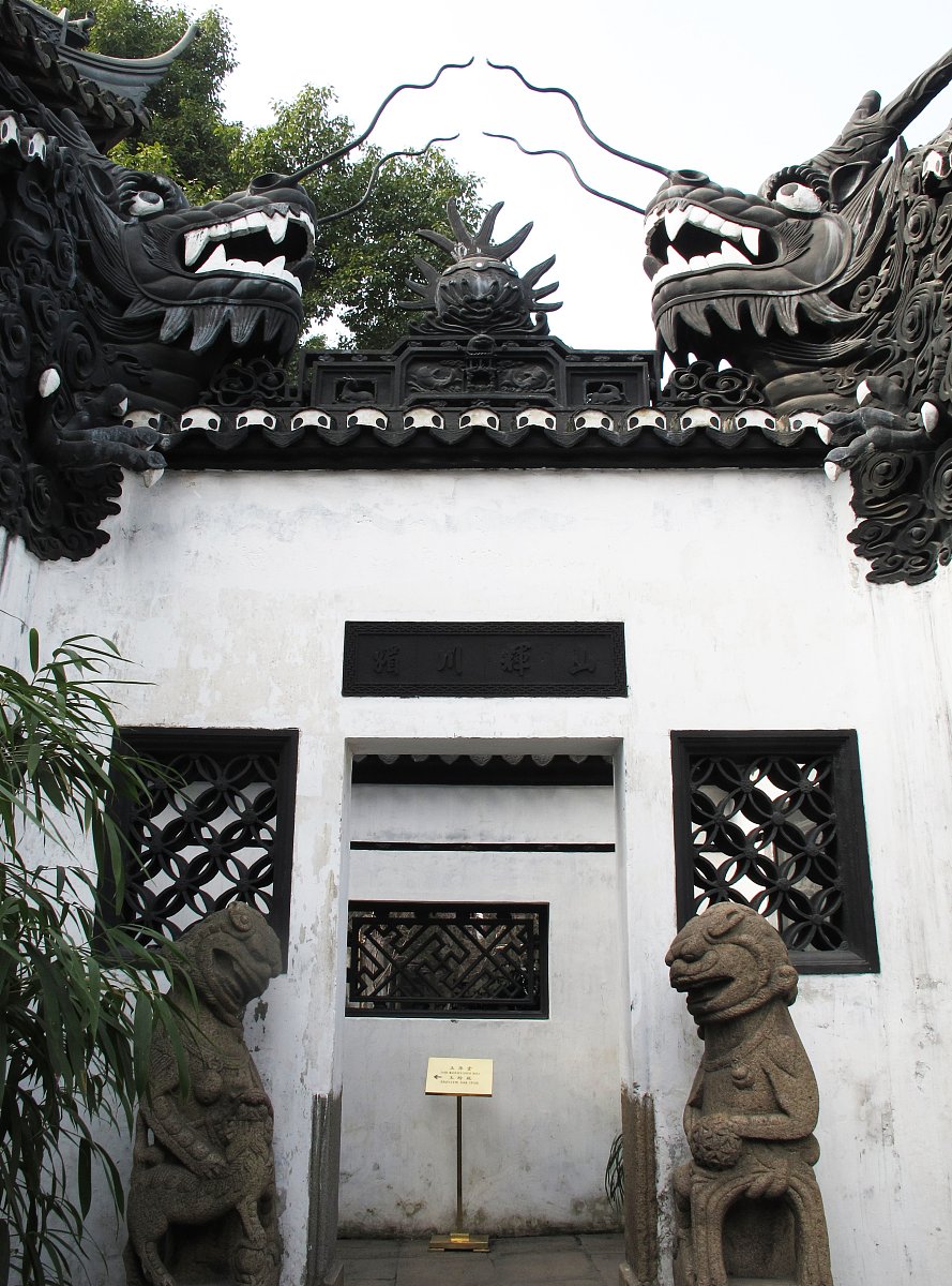 写一首有三节的押韵歌词每一节都以你一句春不晚我来到真江南开头句子或三字、或五字要长短交错要押韵