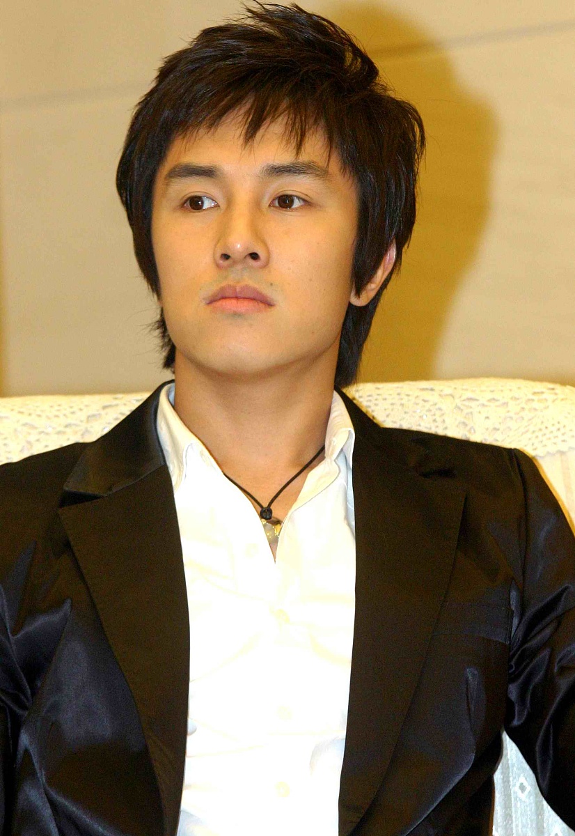 神话哥哥们都是怎么排名的？是按人气或者年龄吗？