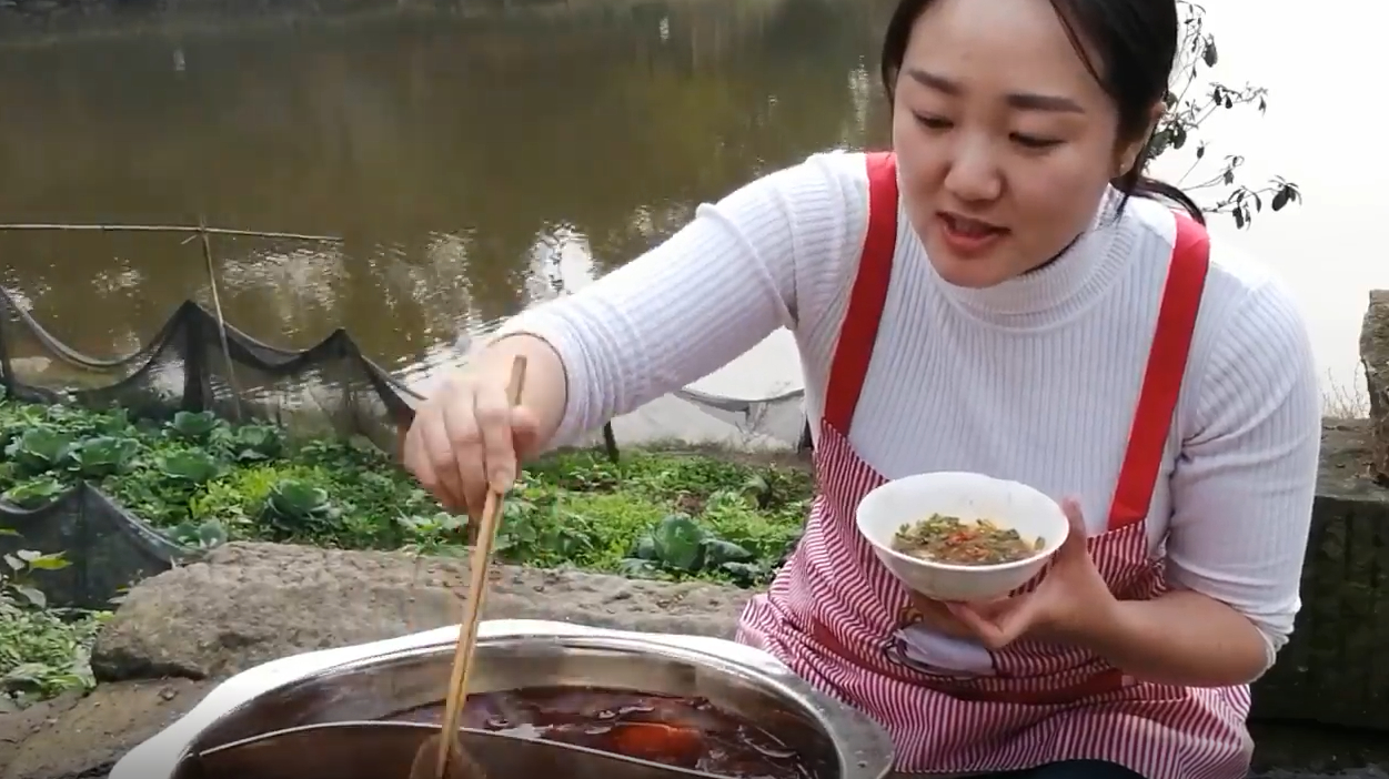 重庆妹儿自制火锅,安逸得很,不吃不知道,一吃忘不掉