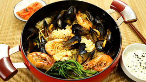韩式辣炖海鲜汤!多种海鲜和各种蔬菜一起炖,一锅满足全家需要!