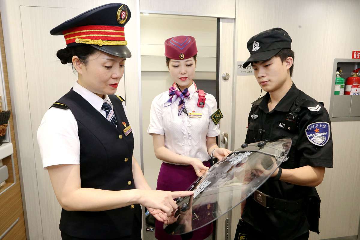 2021年重庆高铁专业学校招生要求：详解高铁人才培养标准