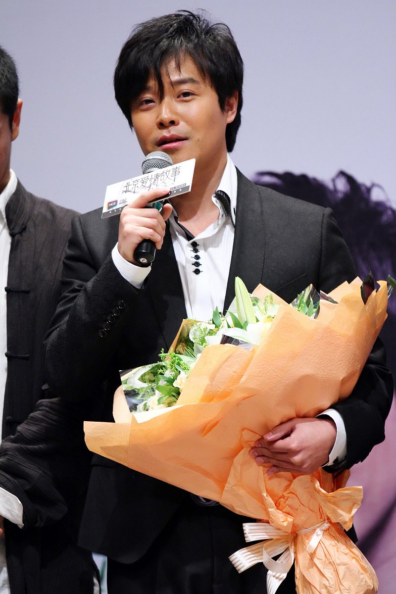 2010年11月24日,北京,电视剧《北京爱情故事》演员签约发布会.***_***