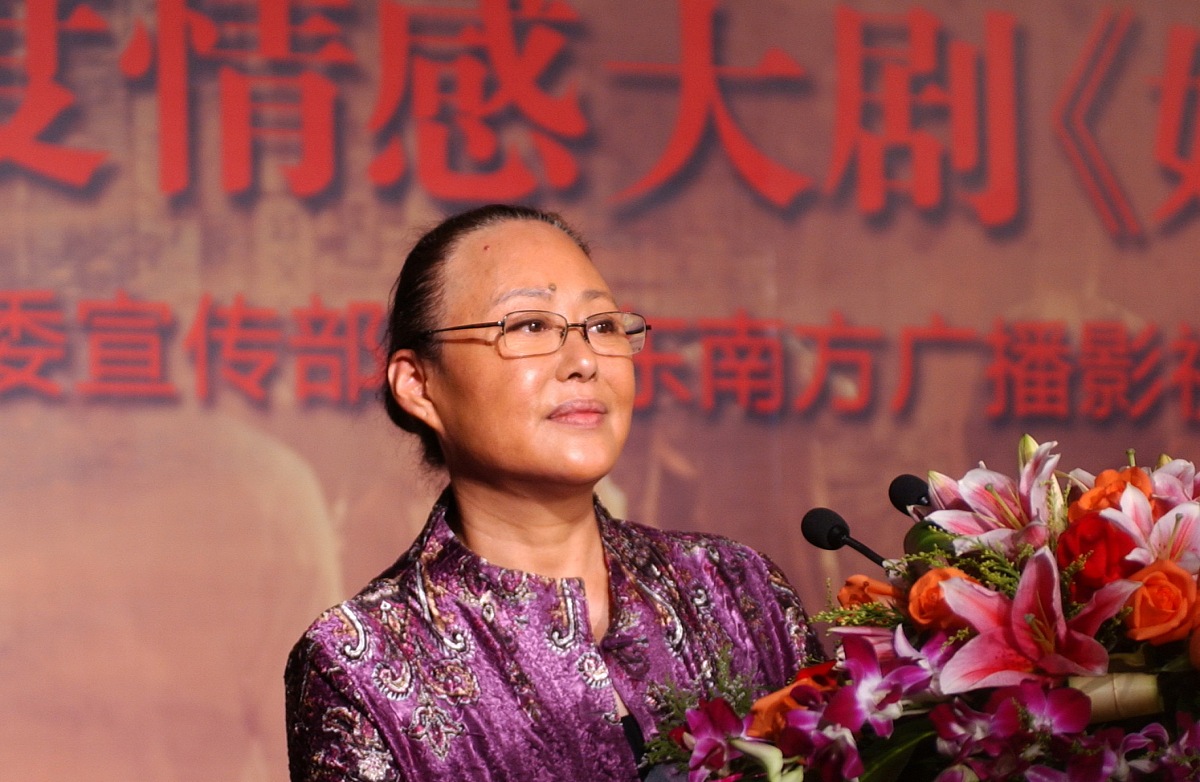 为什么电视剧中的人物不是男性就是女性