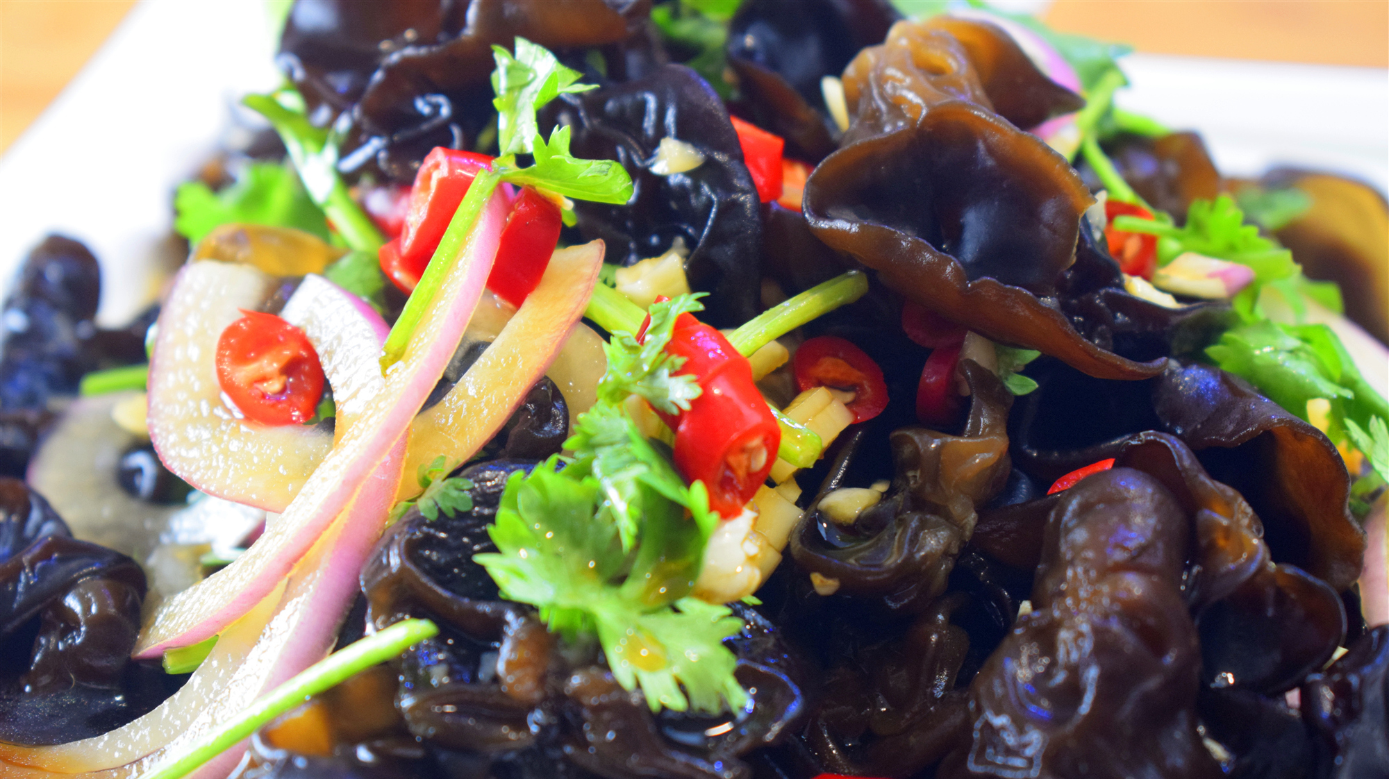 饭店凉拌木耳为啥那么好吃?大厨教你正确做法,简单又解馋!