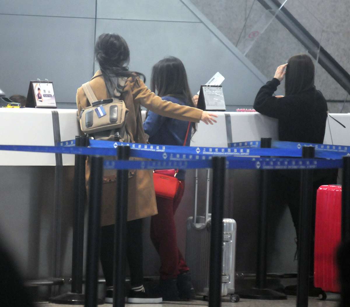 安检员人数增加提升效率：1000名旅客安检时间缩短至292.23分钟